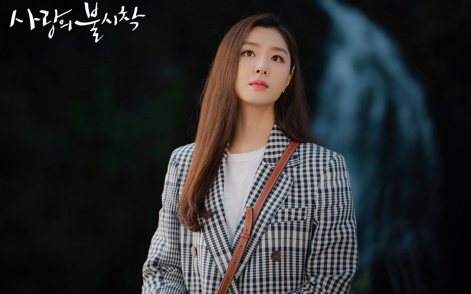 塞维利亚前后场联动顺畅推进有效进攻，塞维利亚前锋